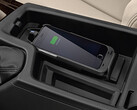 Bezprzewodowa ładowarka BMW podobno usuwa chip NFC iPhone'a 15 Pro. (Źródło zdjęcia: BMW Canada)