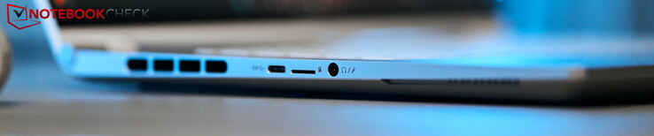 Po lewej: USB-C 3.2 Gen2, microSD, zestaw słuchawkowy