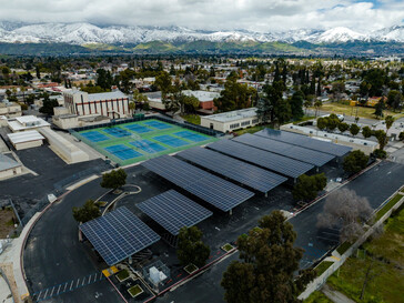 Zadaszenie parkingu w San Bernardino w Kalifornii (zdjęcie: DSD Renewables)