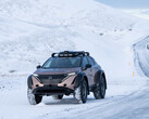 Przerobiona wersja Nissana Ariya EV jest używana w lodowej wyprawie od bieguna do bieguna. (Źródło zdjęcia: Nissan)