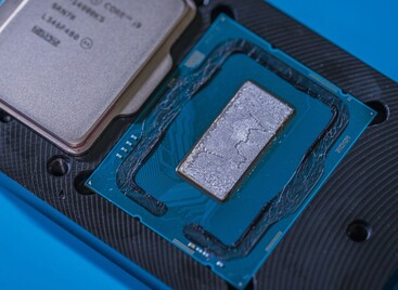 Intel i9-14900KS z usuniętym IHS. (Źródło: Pakhtunov via Overclock.net)