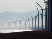Turbiny wiatrowe czasem dostarczają zbyt dużo energii elektrycznej, a czasem zbyt mało. (Zdjęcie: pixabay/sonnydelrosario)