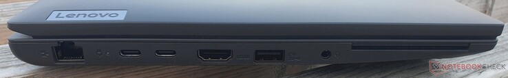 Po lewej stronie: Gbit Ethernet, USB-C 3.2 (1x Gen 1 / 1x Gen 2), HDMI 2.0, USB-A 3.2 Gen 1, 3,5 mm jack audio, SmartCard