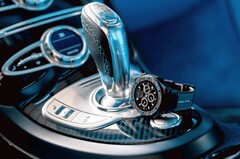 Luksusowy smartwatch Bugatti Carbone Limited Edition (Źródło: Bugatti Smartwatches)