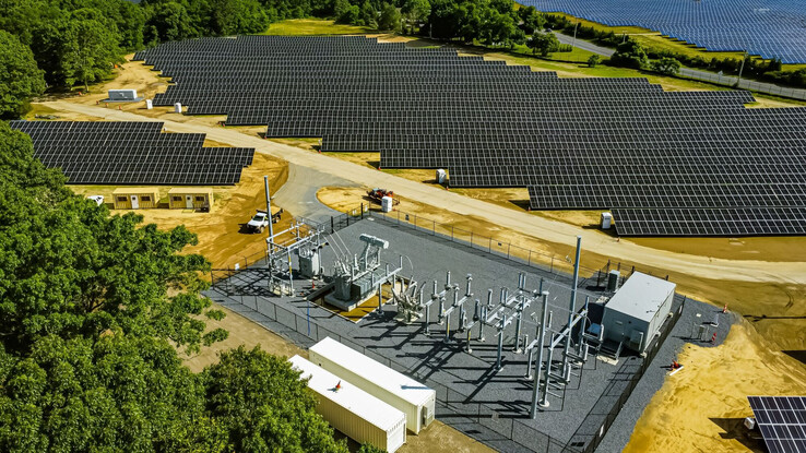 Na Long Island, pole golfowe Calverton Links jest domem dla prawie 23-megawatowego projektu solarnego (zdjęcie: National Grid Ventures)