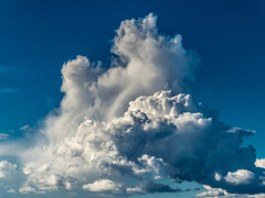 Chmury można tworzyć sztucznie. Czy jest to może nawet konieczne? (Zdjęcie: pixabay/phtorxp)