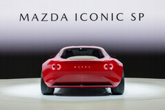 Tylne światła koncepcyjnej Mazdy Iconic SP są jednymi z najbardziej wyjątkowych na Japan Mobility Show 2023. (Źródło zdjęcia: Mazda)