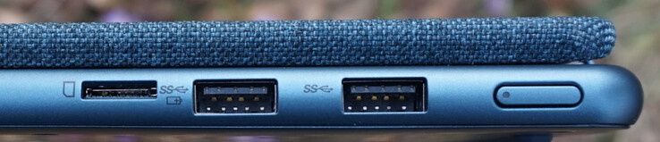 Złącza po prawej: gniazdo microSD, 2x USB-A (5 Gbit/s)