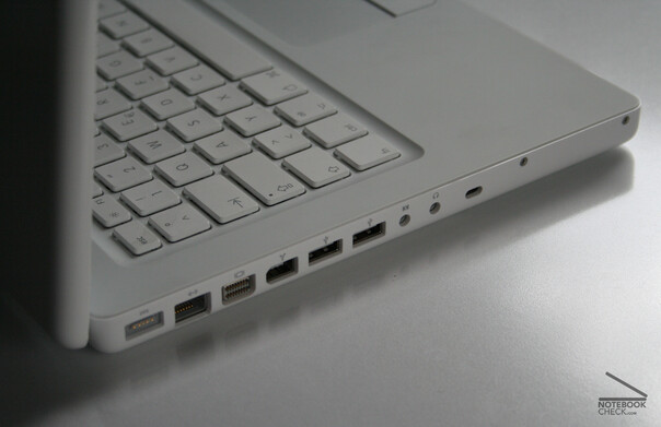 Do dziś, Apple MacBook z 2006 roku może być używany do wykonywania przyziemnych czynności - dzięki procesorowi x86 (źródło obrazu: Notebookcheck)