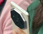Obudowa aparatu Oppo Find X7 Pro wygląda na kolosalną (zdjęcie za pośrednictwem Weibo)