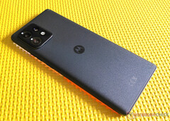 Motorola wypuściła do tej pory tylko jeden smartfon z procesorem Snapdragon 8 Gen 2, choć pod trzema nazwami. Edge 40 Pro na zdjęciu. (Źródło zdjęcia: Notebookcheck)