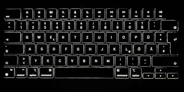 Ta klawiatura zadowoli tych, którzy wolą pracować w nocy (źródło obrazu: Notebookcheck - edytowane)