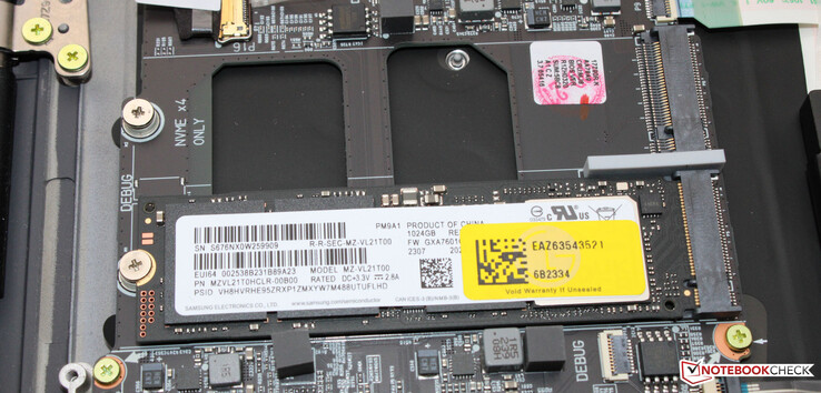 W laptopie można umieścić dwa dyski SSD PCIe 4.