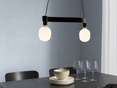 Lampą wiszącą IKEA ACKJA / TRÅDFRI można sterować za pomocą aplikacji. (Źródło zdjęcia: IKEA)