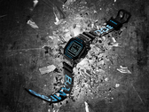 Casio G-Shock x Bamford 5600 (na zdjęciu) ma niebieskie akcenty marki modowej wokół lunety, ramki tarczy i tekstu. (Źródło zdjęcia: Casio/Bamford)