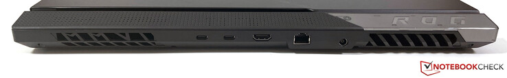 Tył: USB-C 4.0 z Thunderbolt 4 (40 Gbit/s, tryb DisplayPort ALT), USB-C 3.2 Gen.2 (10 Gbit/s, tryb DisplayPort ALT, Power Delivery), HDMI 2.1, Ethernet 2,5 Gbit/s, zasilanie