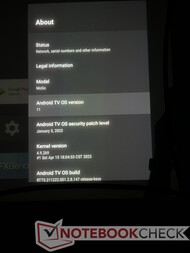 Mogo 2 Pro działa na Android 11 i otrzymał kilka aktualizacji w okresie moich testów. (Na tym zdjęciu projektor działa z gotową wersją Android TV 11)
