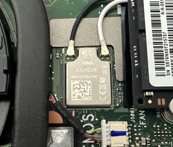 Karta Intel Wi-Fi 6E AX211 jest przylutowana do płyty głównej