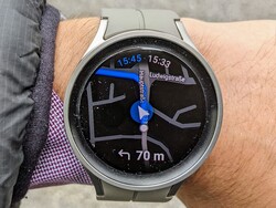 Galaxy Watch5 Pro niezawodnie nawiguje za pomocą Google Maps
