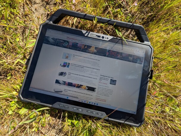 Tablet Dell Latitude 7230 Rugged Extreme osiąga ponad 1000 nitów dla doskonałej widoczności na zewnątrz (źródło obrazu: Notebookcheck)