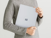 Konsumencka wersja Surface Laptop 6 może przewyższyć swojego "biznesowego" rodzeństwa, tego ostatniego na zdjęciu. (Źródło zdjęcia: Microsoft)