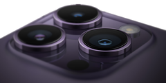 W iPhone 15 Pro Max może pojawić się obiektyw peryskopowy, pozwalający na zwiększenie zoomu optycznego. (zdjęcie zaczerpnięte z Apple w/edits)