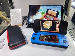 Wyglądający jak Nintendo 3DS handheld do gier firmy Tassei Denki jest zasilany przez procesor AMD Ryzen 5 APU. (Źródło zdjęcia: @soypowder_lol na X)
