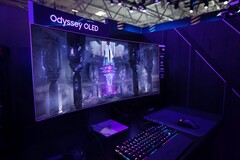 Proszę winić monitory ultraszerokie, takie jak Samsung Odyssey G9 OLED, za nową aktualizację specyfikacji AMD FreeSync. (Źródło obrazu: Samsung)