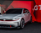 Thomas Schäfer, CEO Volkswagen Brand prezentuje nowy ID. GTI Concept na targach IAA w Monachium. (Źródło zdjęcia: Volkswagen)