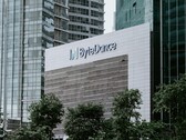 Logo ByteDance na budynku biurowym firmy w Singapurze (źródło zdjęcia: Claudio Schwarz - Unsplash)