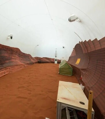 CHAPEA to siedlisko o powierzchni 1700 stóp kwadratowych stworzone tak, aby wyglądało jak powierzchnia Marsa. (Źródło: NASA)