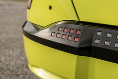 Inspirowane stylem retro światła z układem pikseli czerpią inspirację z większego rodzeństwa Kona EV Ioniq 5. (Źródło zdjęcia: Hyundai)