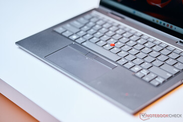 ThinkPad X1 2-w-1: Mechaniczny panel dotykowy z przyciskami TrackPoint