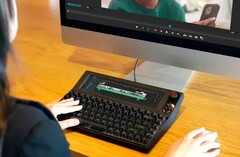 Vision Board łączy w sobie dotykowy wyświetlacz LCD z mechaniczną klawiaturą i pokrętłem głośności. (Źródło: Valmond na Makuake)