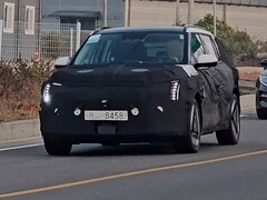 Kia EV3 została zauważona podczas testów drogowych. (Źródło zdjęcia: Autospy)