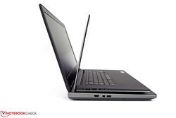 Dell Precision 5510 postawiony na laptopie Dell Precision 7710