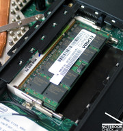 pamięć systemowa zainstalowana w egzemplarzu testowym to DDR2, ale nowy chipset PM45 obsługuje i DDR3