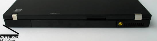 Lenovo Thinkpad T61p z tyłu