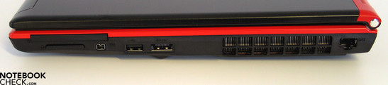 prawy bok: ExpressCard, czytnik kart, 2x USB, LAN