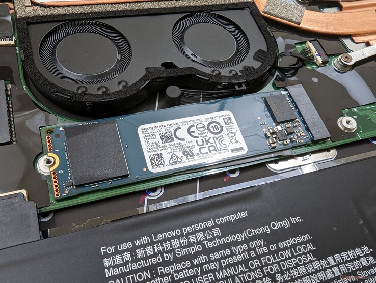Obsługa tylko jednego dysku SSD M.2 2280. Dołączona miedziana osłona została usunięta na potrzeby tego zrzutu ekranu