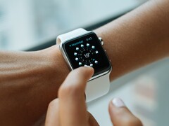 Apple Zegarek: Zegarek nosi się nie tylko na nadgarstku (symboliczny obraz, Luke Chesser)