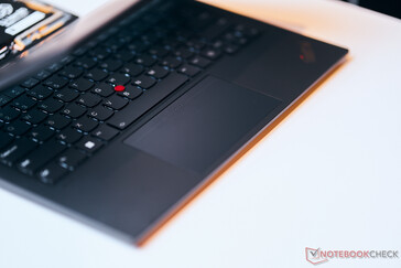 ThinkPad X1 Carbon G12: nowy haptyczny touchpad Sensel