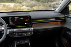 Nowa Kona EV posiada oświetlenie wnętrza. (Źródło zdjęcia: Hyundai)
