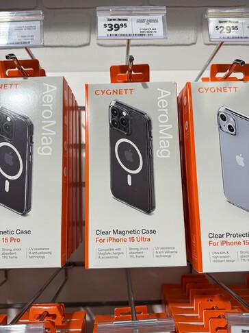 etui na iPhone'a 15 Pro od głównych producentów, takich jak Cygnett, zostały również zaprojektowane z myślą o usuniętym przełączniku wyciszenia. (Źródło: Notebookcheck)
