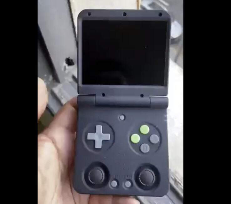 Miyoo Mini Flip przypomina Game Boy Advance SP. (Źródło zdjęcia: Miyoo)