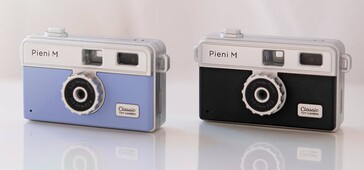 Kenko Toy Camera Pieni M jest dostępna w kolorze szaroniebieskim lub czarnym. (Źródło: Kenko Tokina)