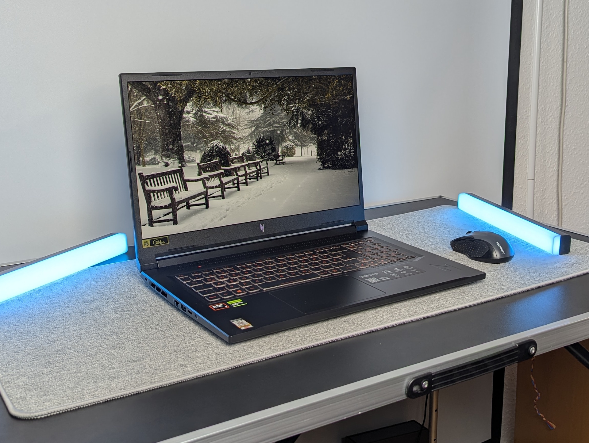 Recenzja Acer Nitro V 17 AI: Jak dobry jest ten niedrogi 17-calowy laptop do gier RTX 5070?