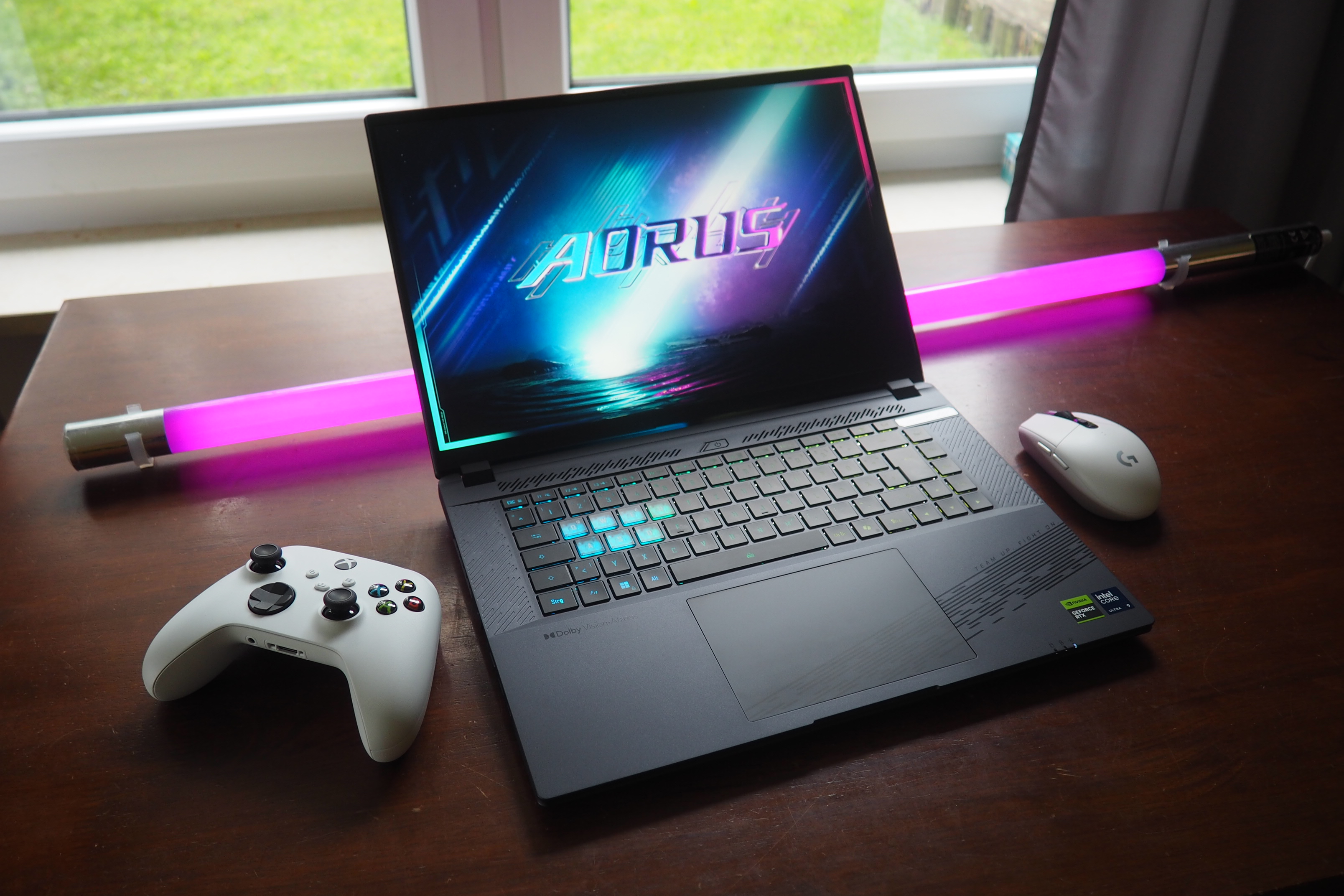 Recenzja Aorus Elite 16: Czy laptop premium do gier z RTX 5070 jest tego wart?