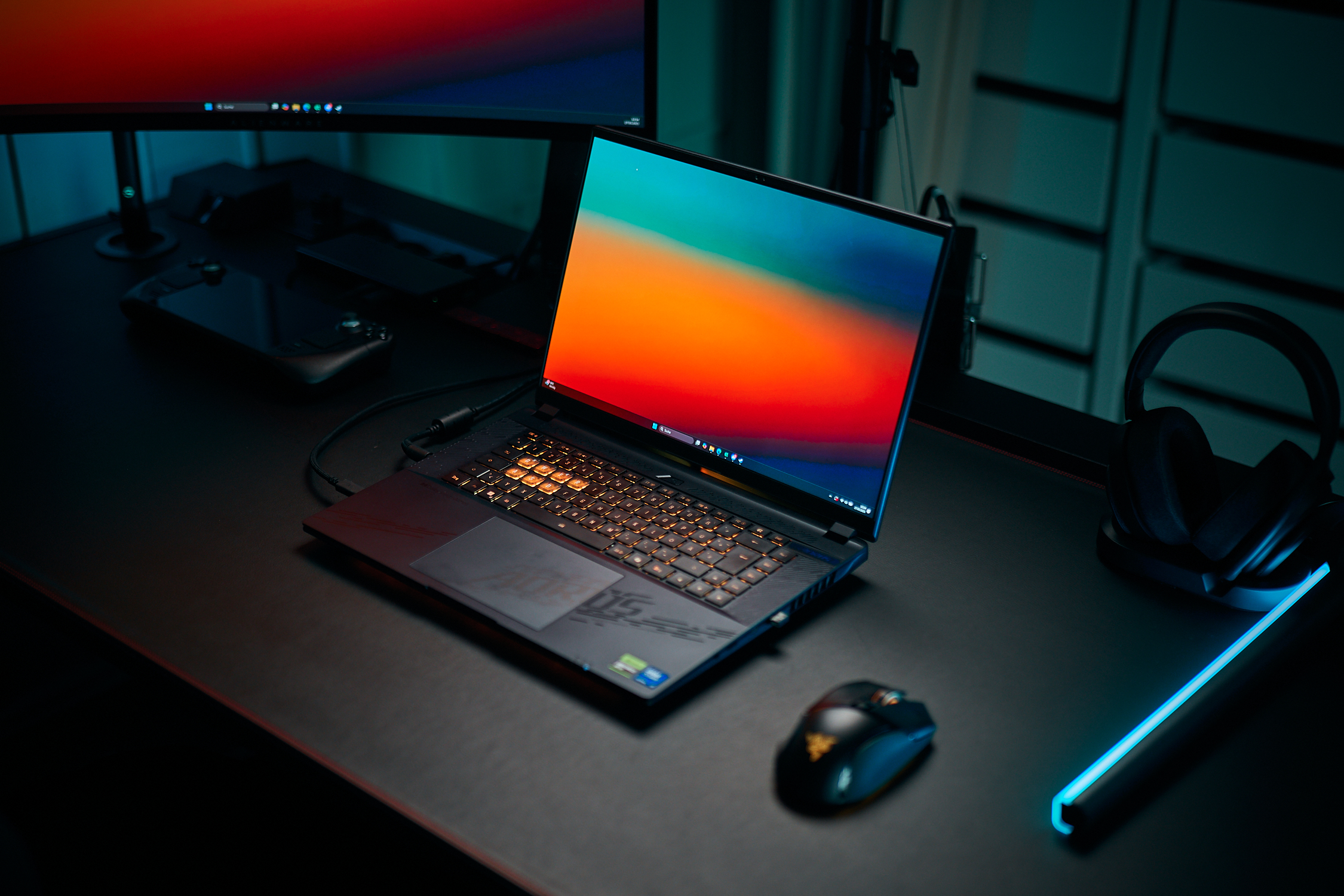 Rywalizacja z ROG, Legion i innymi dzięki RTX 5090 i OLED 240 Hz - recenzja laptopa do gier Gigabyte Aorus Master 16