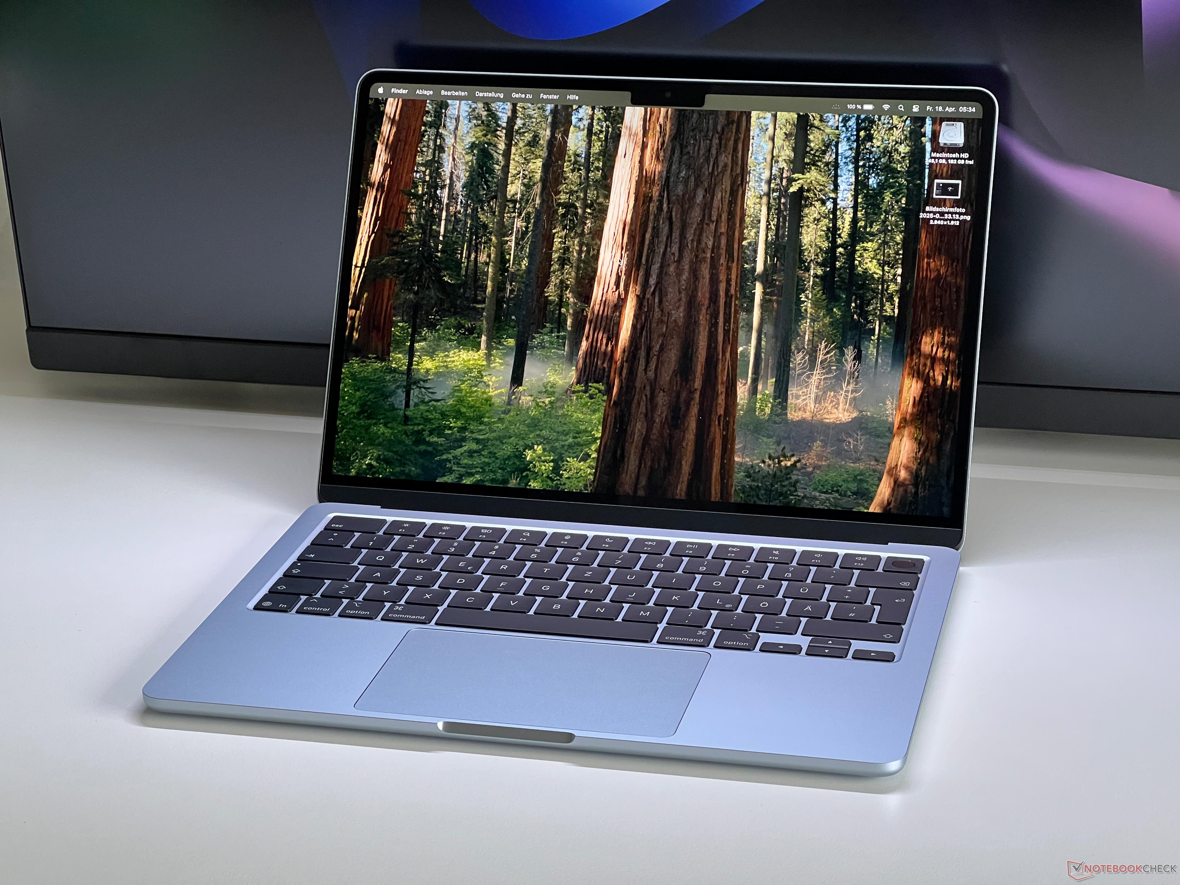 Podstawowy model nowego Apple MacBooka Air 13 o wartości 1099 USD to łatwa rekomendacja dzięki nowemu dyskowi SSD o pojemności 512 GB